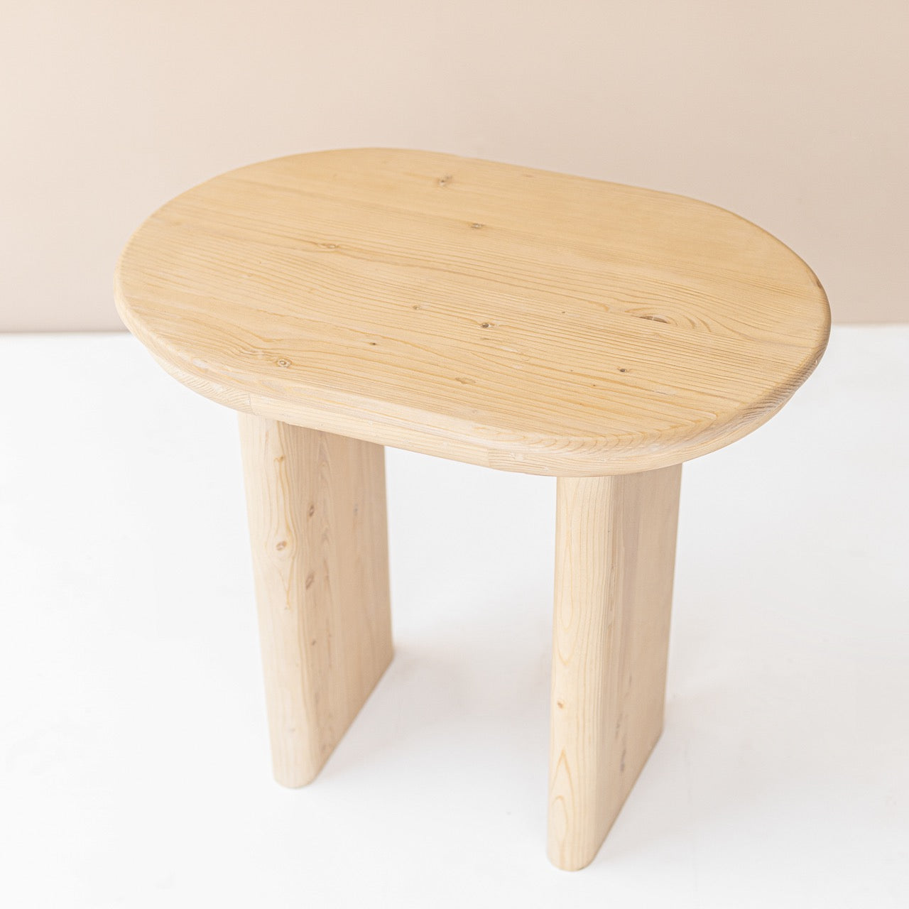 Compact Ridge Side Table Design for Small Spaces