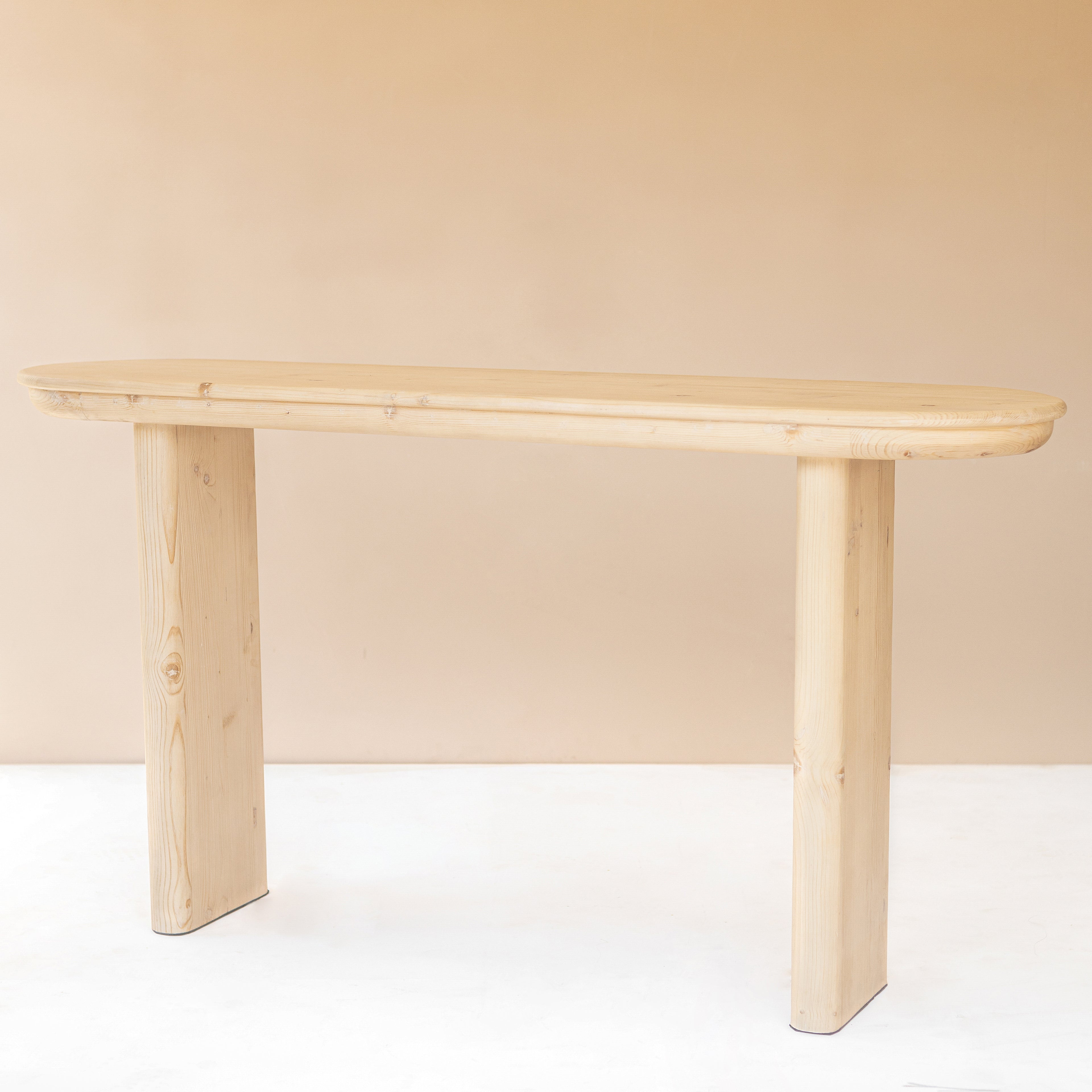 Stylish Ridge Console Table with Elegant Finish