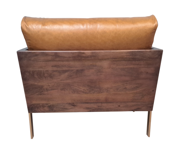 Comfortable Burano leather lounge chair with cushioned seat