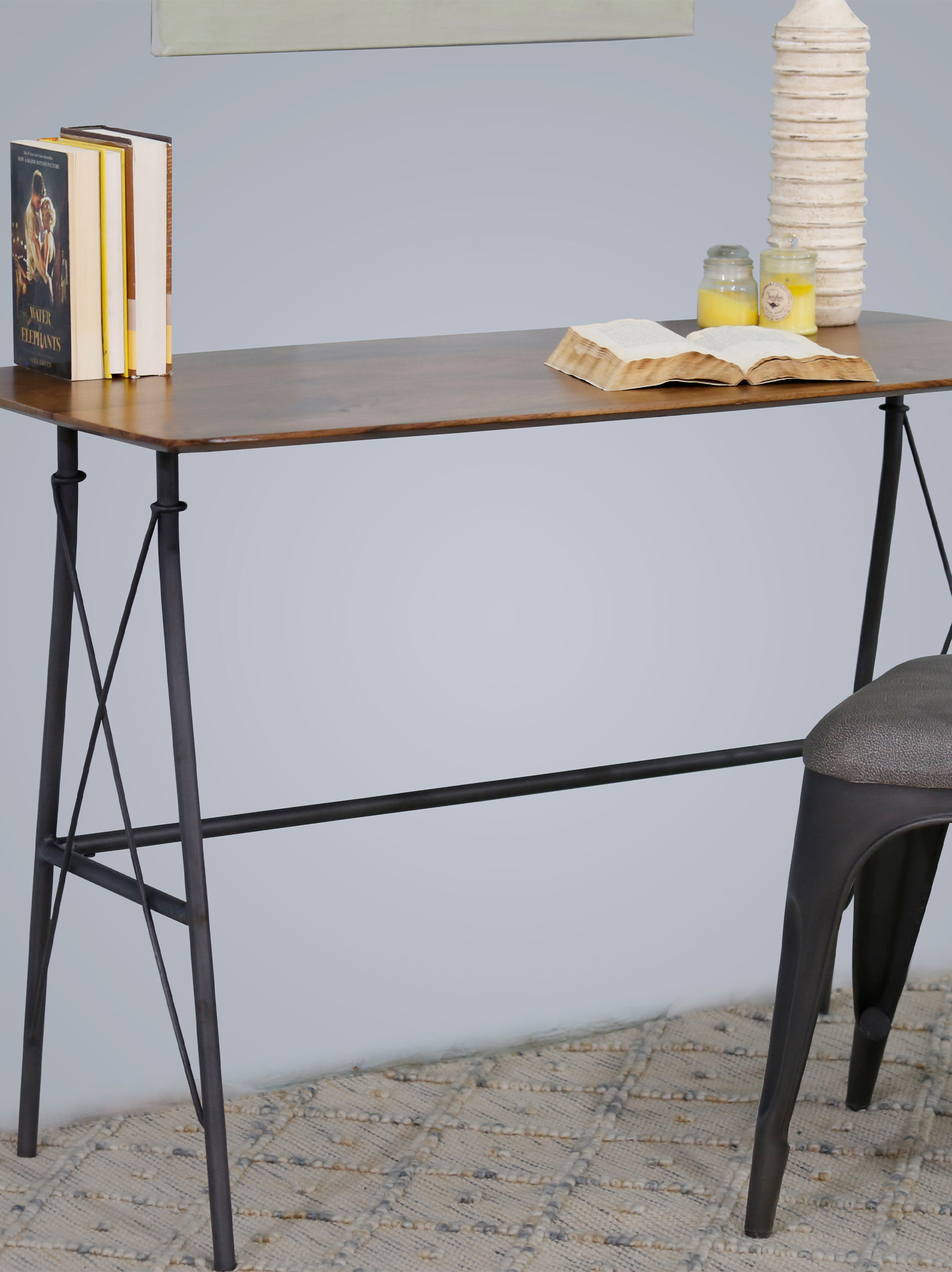 Compact Mark study table for home office